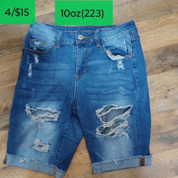 no brand Pants - Distressed Denim Women's Shorts